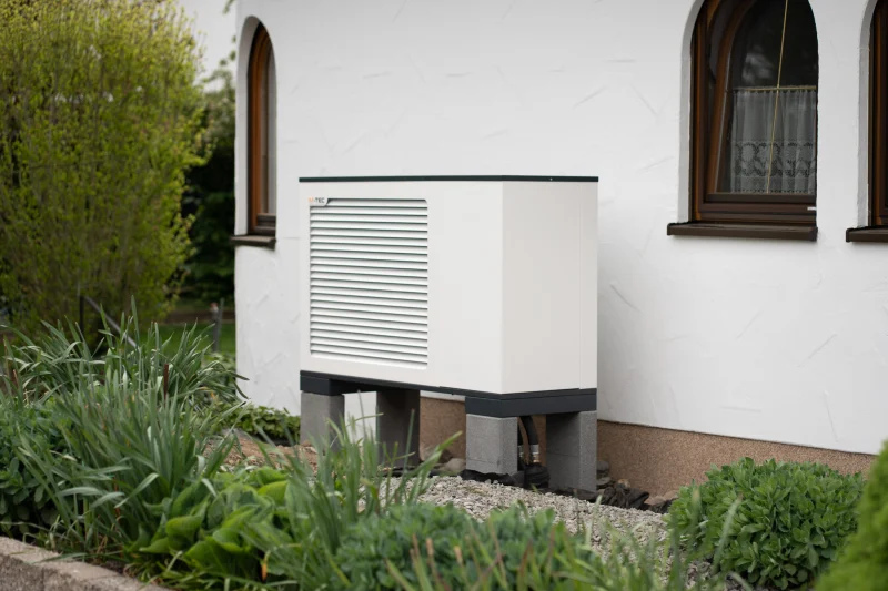 Wärmepumpe am Wohnhaus